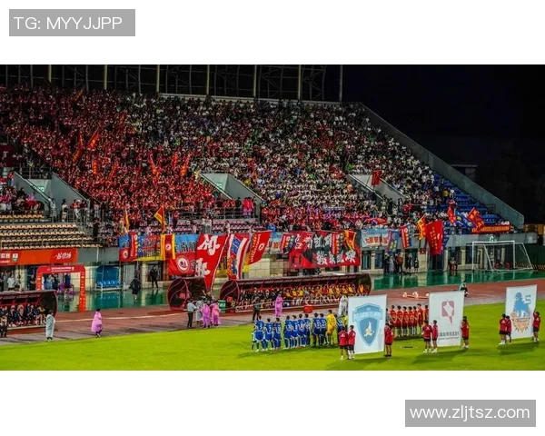 足球明星化身大巴司机带你领略不一样的赛场风采与激情之旅 足球明星化身大巴司机带你领略不一样的赛场风采与激情之旅