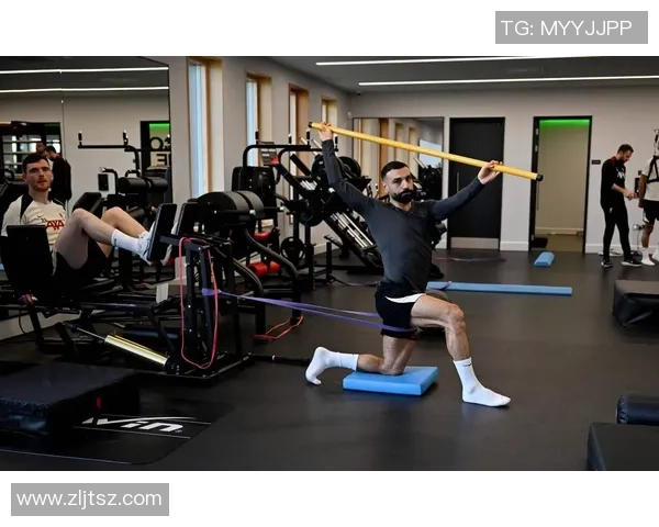 足球明星如何通过自律塑造职业生涯和个人形象的成功之路 足球明星如何通过自律塑造职业生涯和个人形象的成功之路