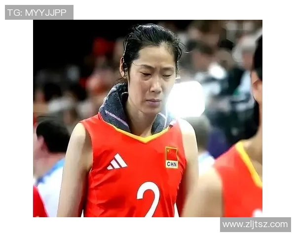 足球明星朱婷的魅力写真展现运动与优雅的完美结合