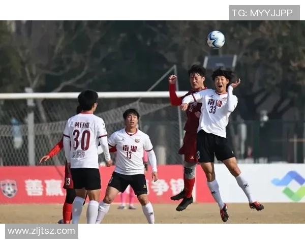 足球明星海宁的传奇故事与成就揭秘