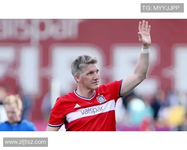 足球明星潮流入场秀展现时尚魅力与竞技精神的完美结合